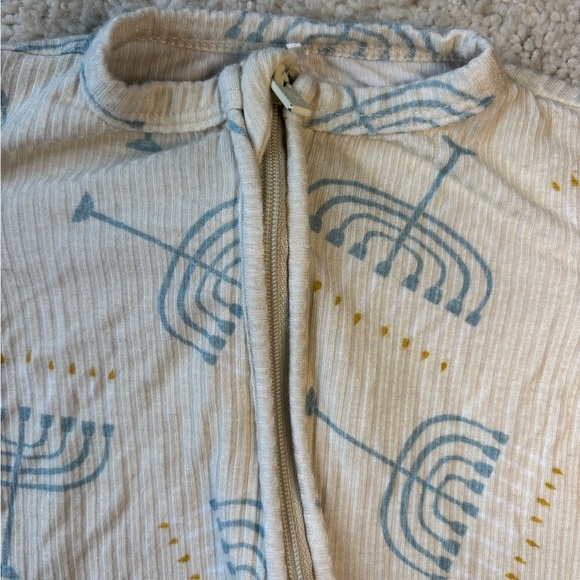 Posh Peanut Chanukah Pajama 2 way zipper footie size 0-3m - Picture 3 of 13